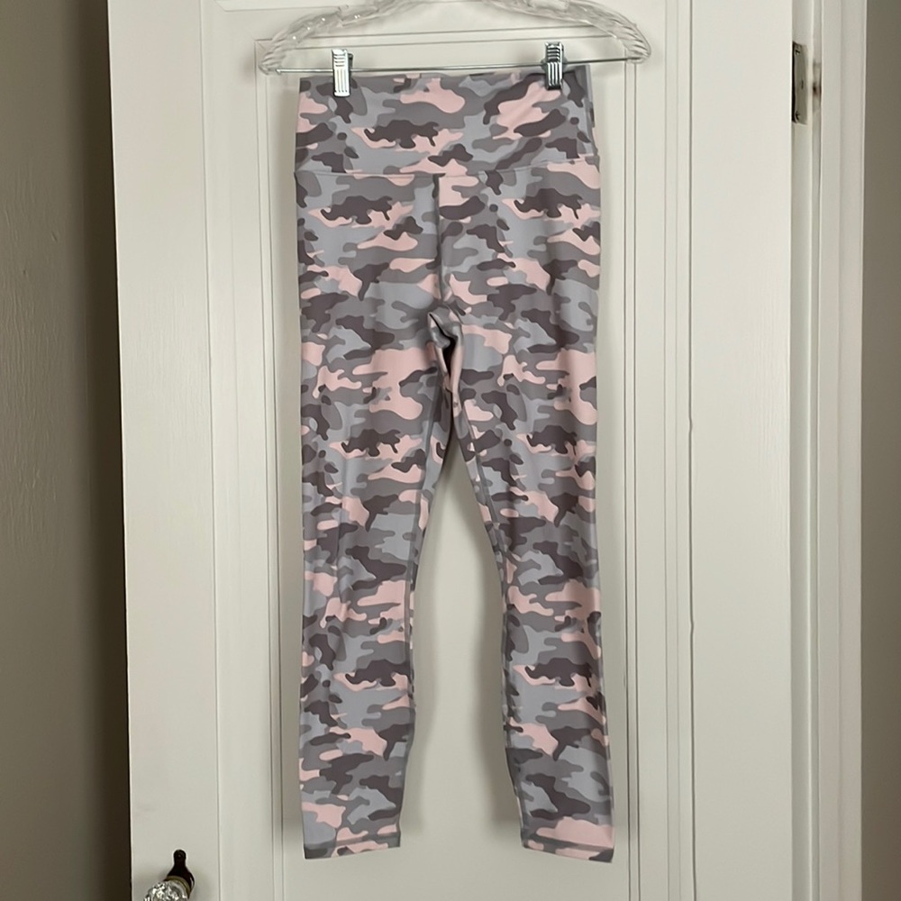 Fabletics Pink & Gray Camo High Rise Leggings Small